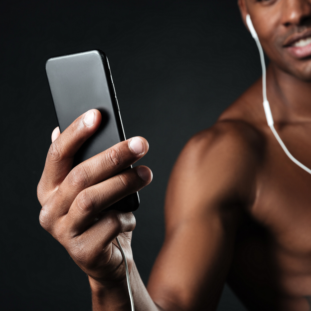 Cell Phone Accessories for Fitness Enthusiasts: Stay Connected and On Track